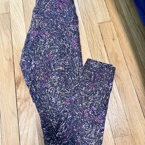 Lululemon Wunder train topography multi legging in size 10
